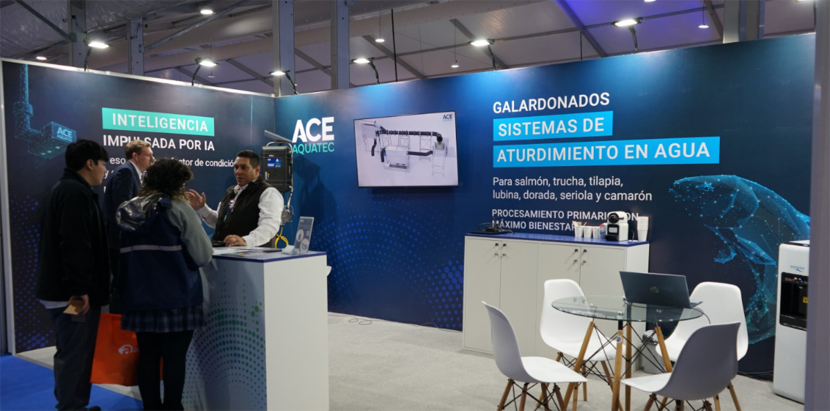 Stand Ace Aquatec construido en feria — vista principal.